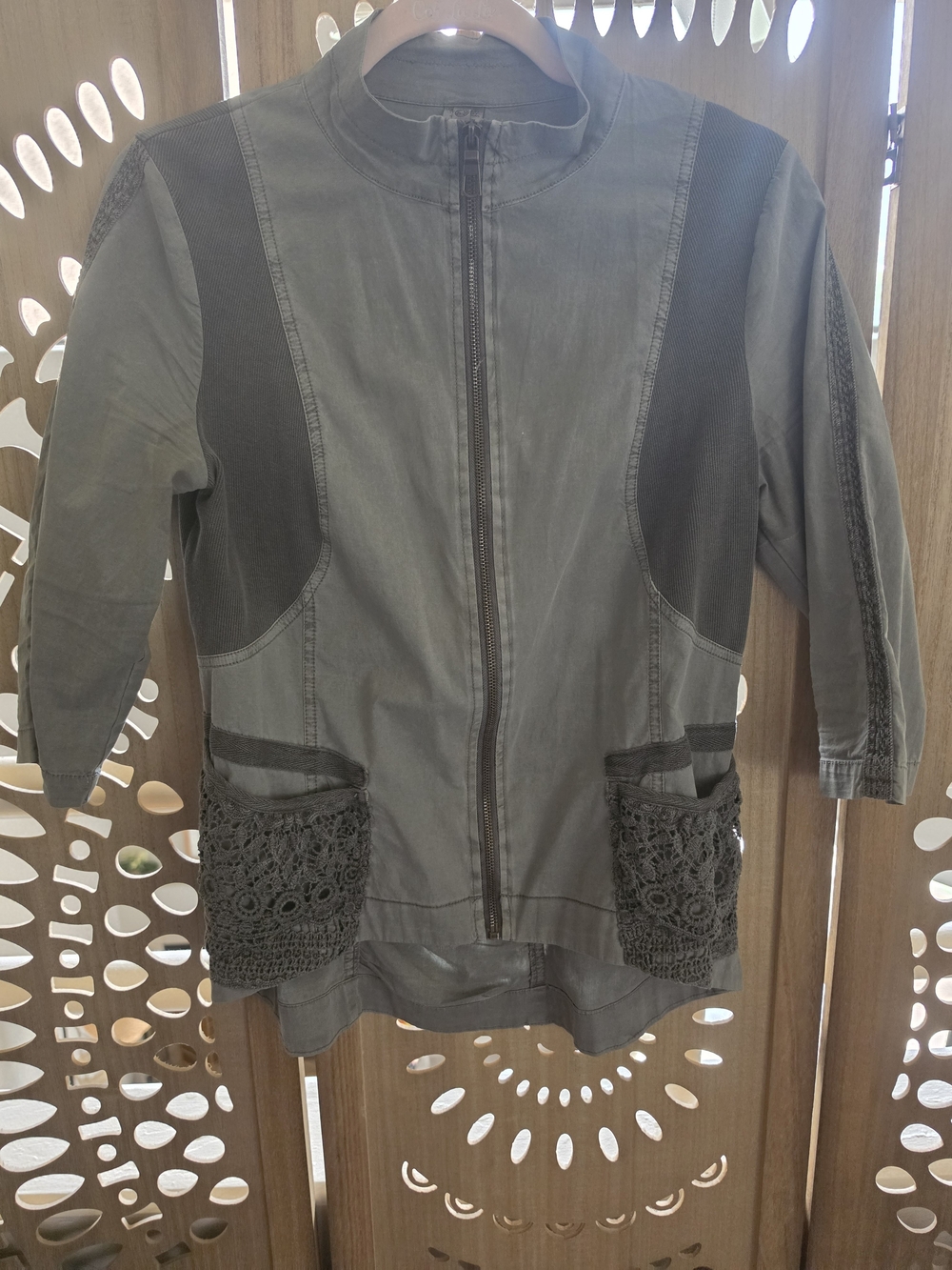 XCVI Women's Khaki Green Casual Zip-Front Jacket with Crochet Pockets